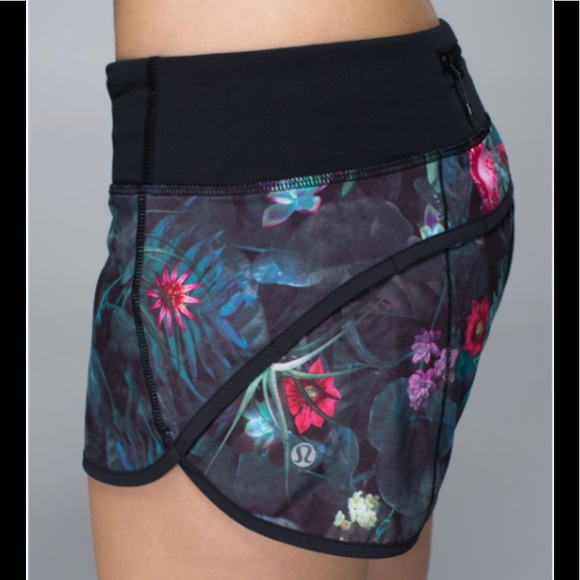 lululemon athletica Pants - Lululemon Speed Short in Curious Jungle